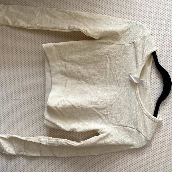 long sleeve crop- fabletics. thick material - Picture 2 of 5